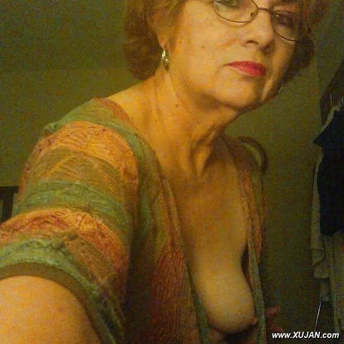 Hot selfies from real mature wives - Photo #41047