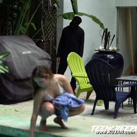Teen Creeper  Aria Michaels - Photo #45287