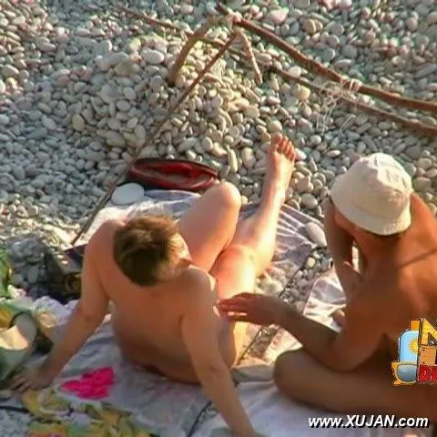 Nice hot weather for a sexy back rub - Photo #45662
