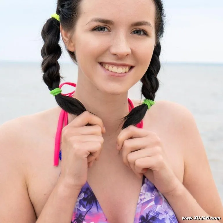 Girl in a cute bikini - Photo #47834