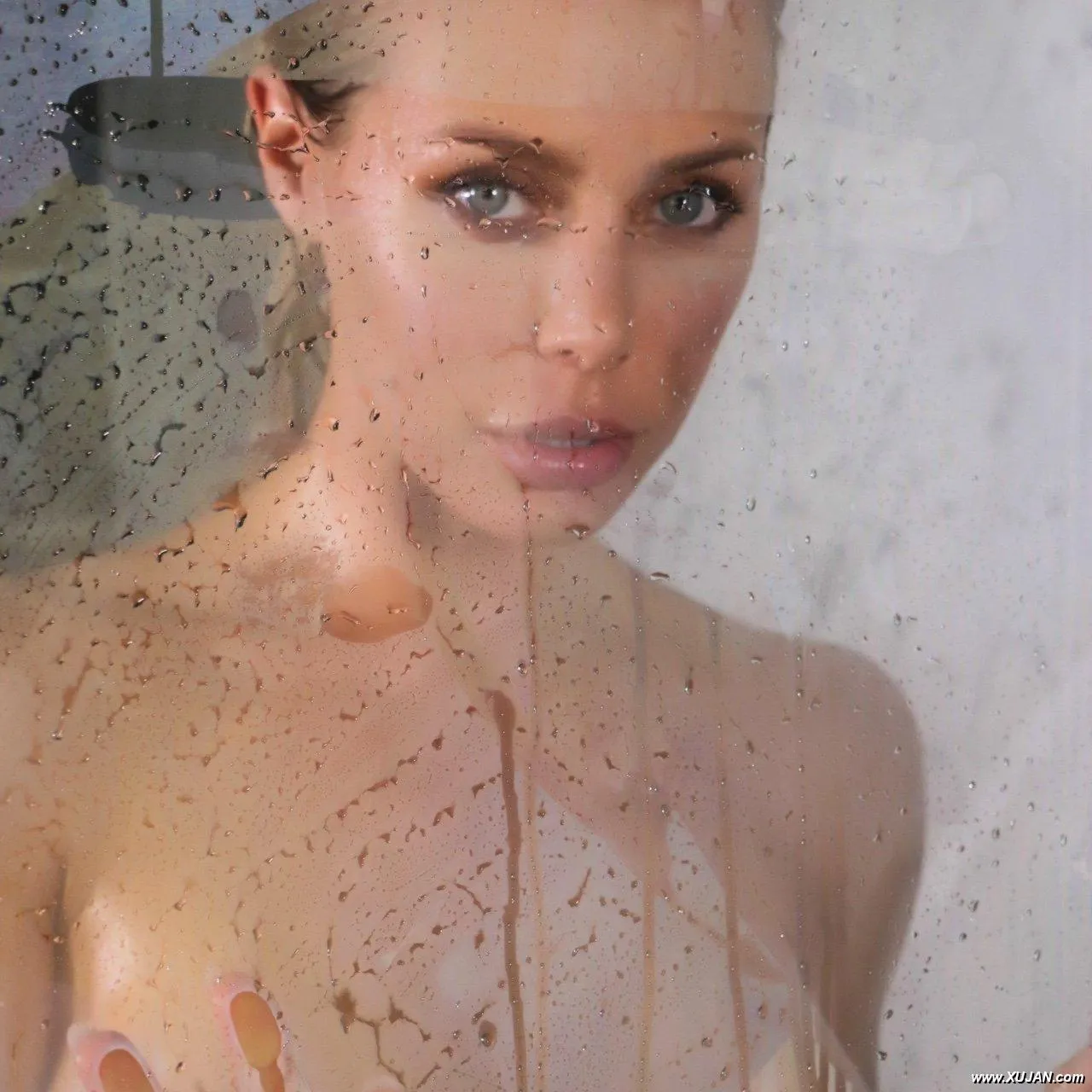 Nicole Aniston takes a hot shower - Photo #53596