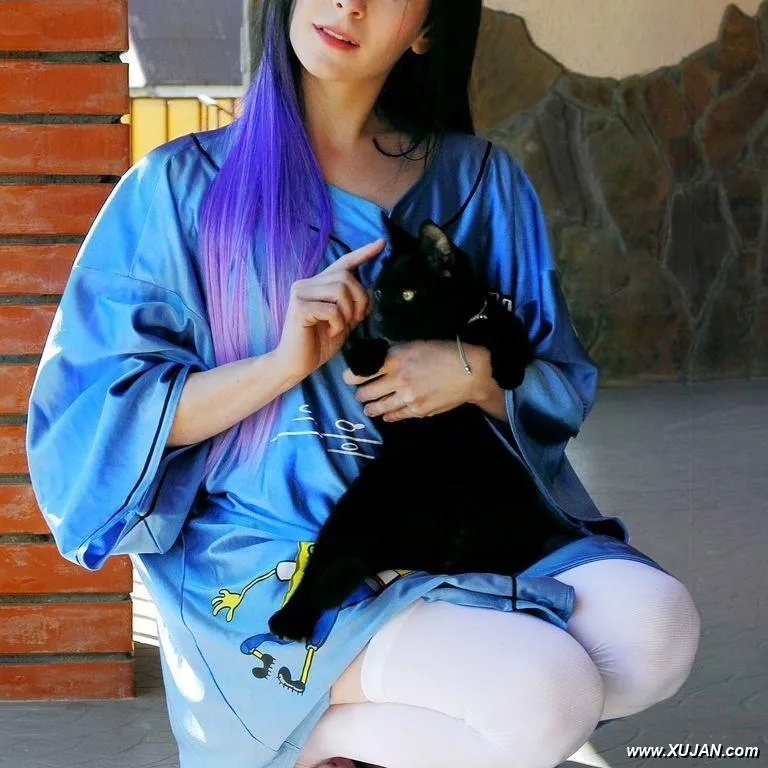 Emo girl shows everything - Photo #53658