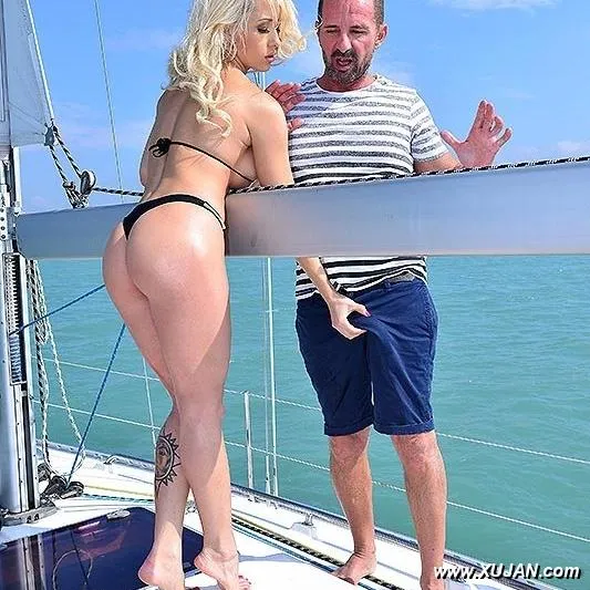 Hardcore Fuck on the Yacht - Photo #58043