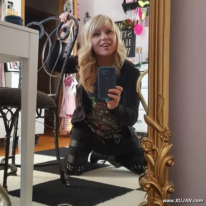 Madden Mirror Selfies - Photo #58617