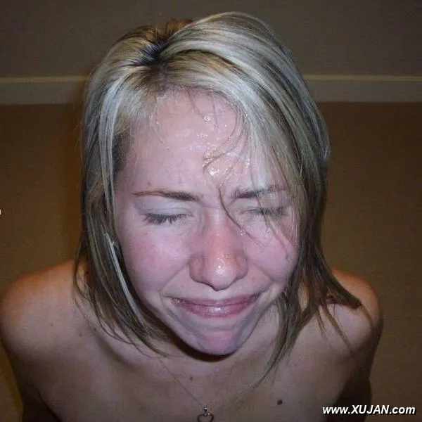 Girlfriend swallows a mouth full of cum - Photo #63494