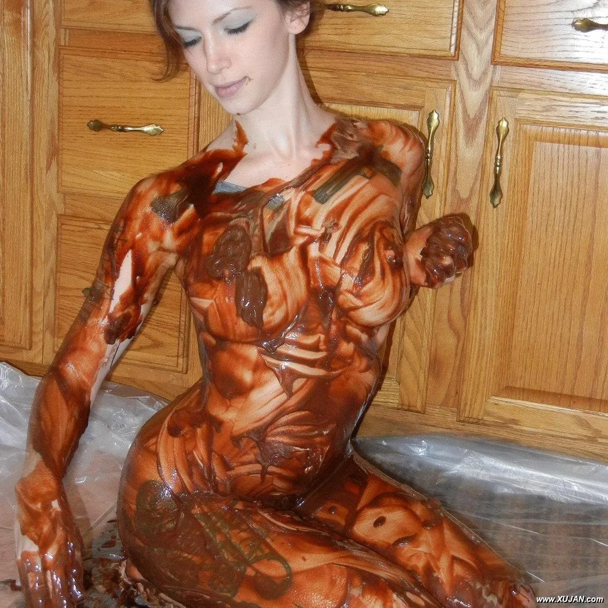Petite coed Indigo covered in chocolate - Photo #65000