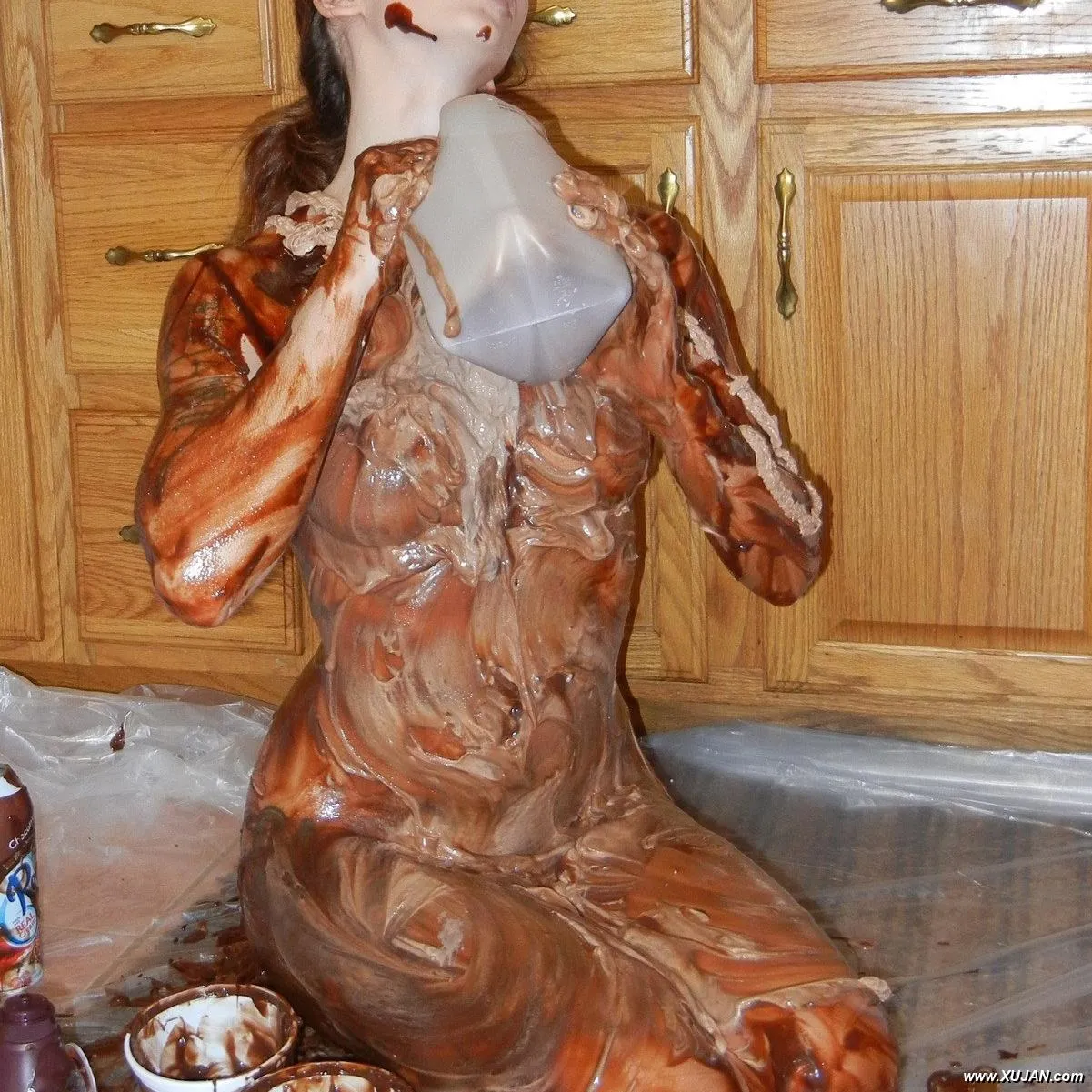 Petite coed Indigo covered in chocolate - Photo #65004