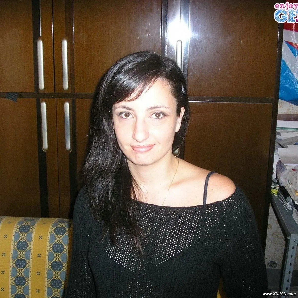Hot teen brunette exposing her pussy - Photo #65512