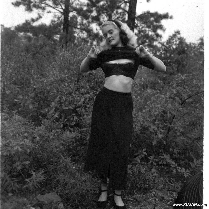 Vintage women  no nudes here - Photo #84897