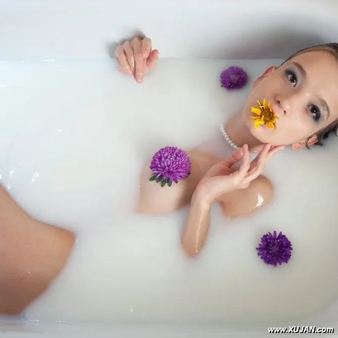 The hottest milky bath - Photo #89361