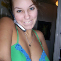 Busty teen girl exposing her sexy body