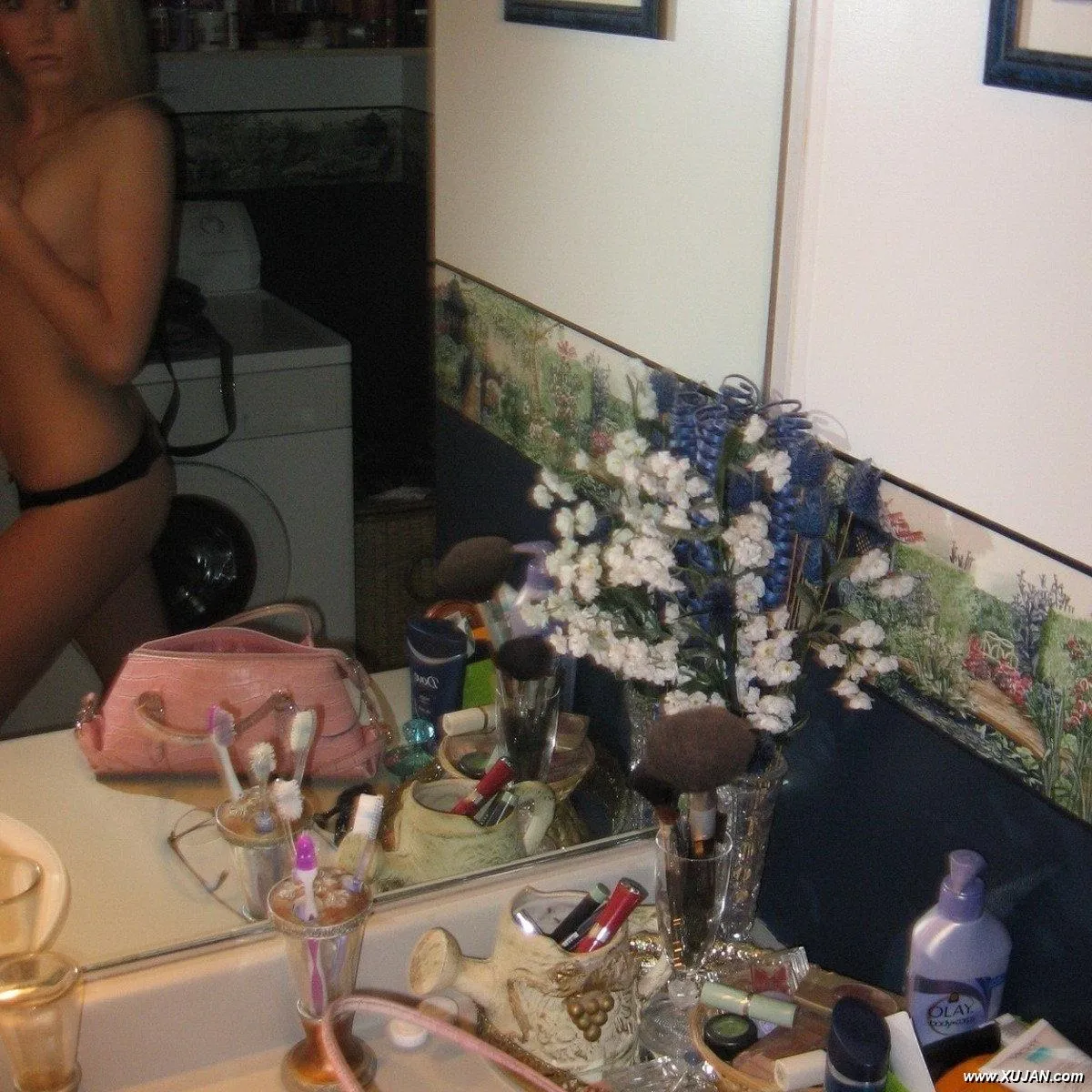 Blonde babe goes for some topless pose - Photo #90401