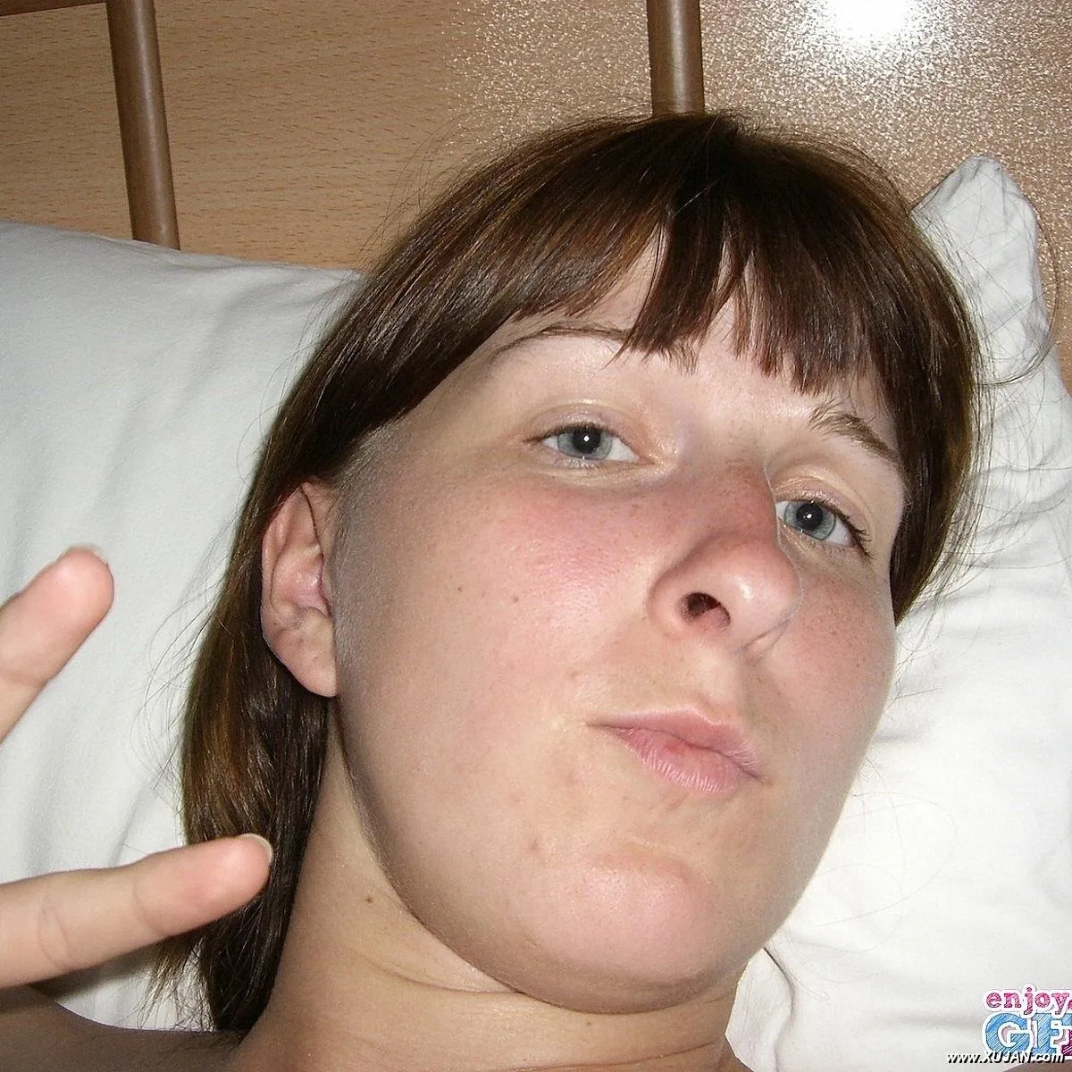 Young brunette likes to suck dick - Photo #96200