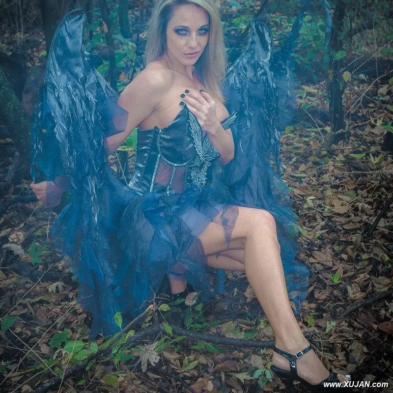 Nikki Happy Halloween - Photo #98133