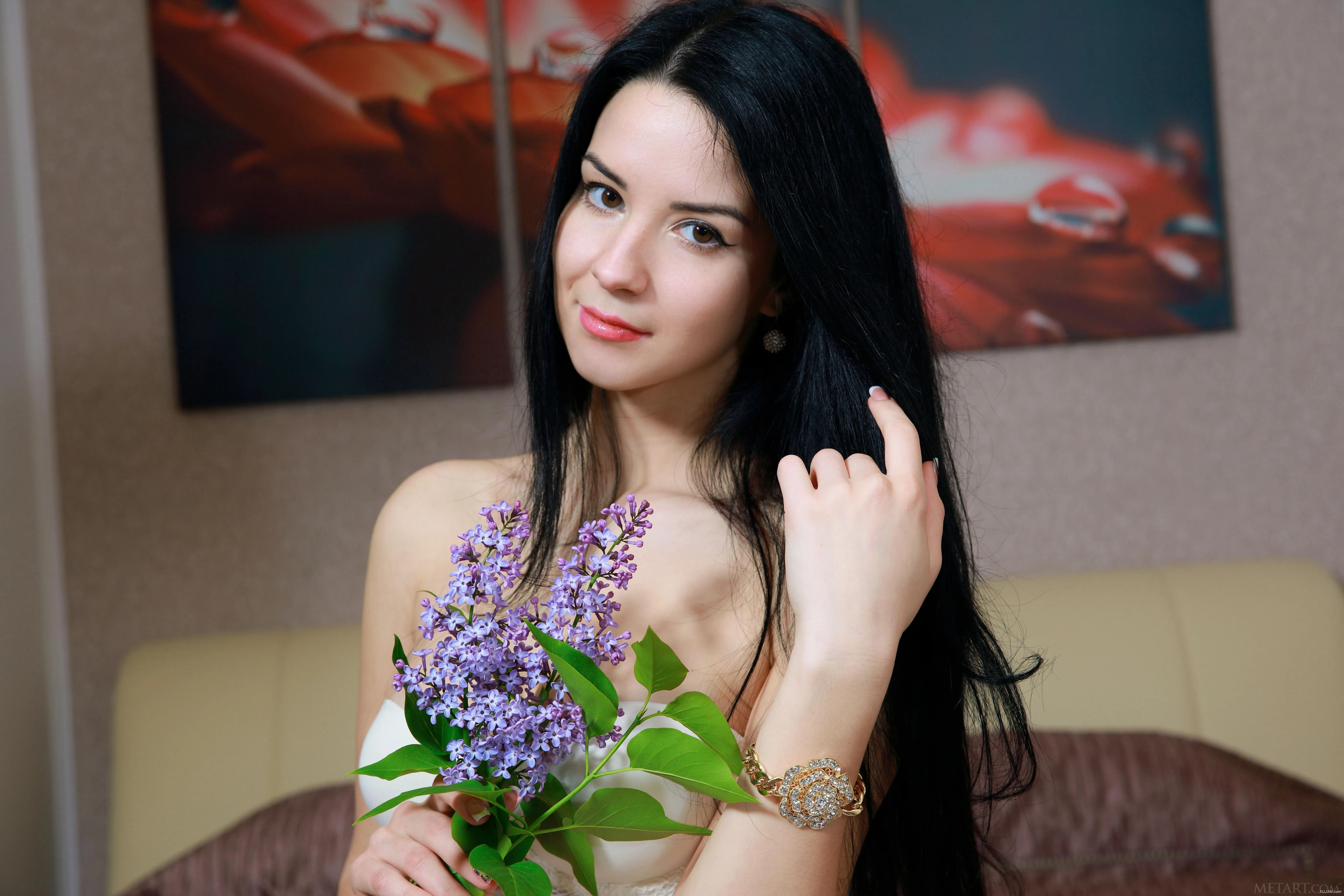 Lola Marron Presenting - Photo #11307