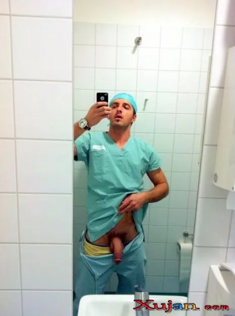 hot med student shows his dick - Photo #3444