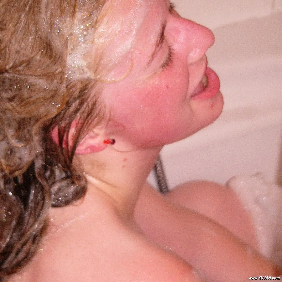 Petite redhead teen shows her tits - Photo #99780