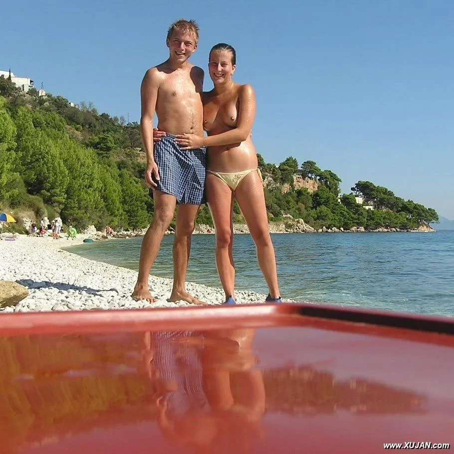 Young nudist couple posing outdoors - Photo #99869