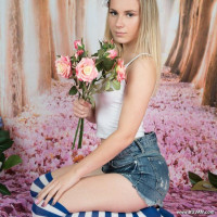 Sexy babe gets naked
