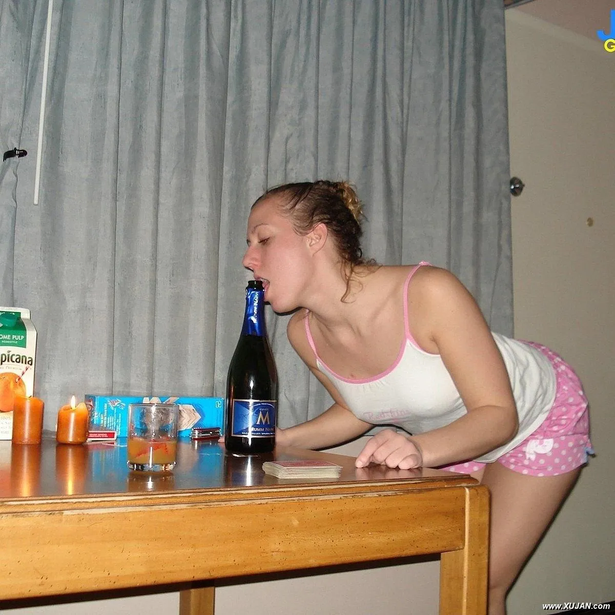 Horny teen blonde with nice body - Photo #102725