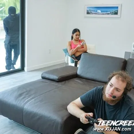 Teen Creeper Gabby Martinez - Photo #104343
