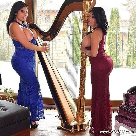 Busty Lesbians Cum Hard - Photo #104421