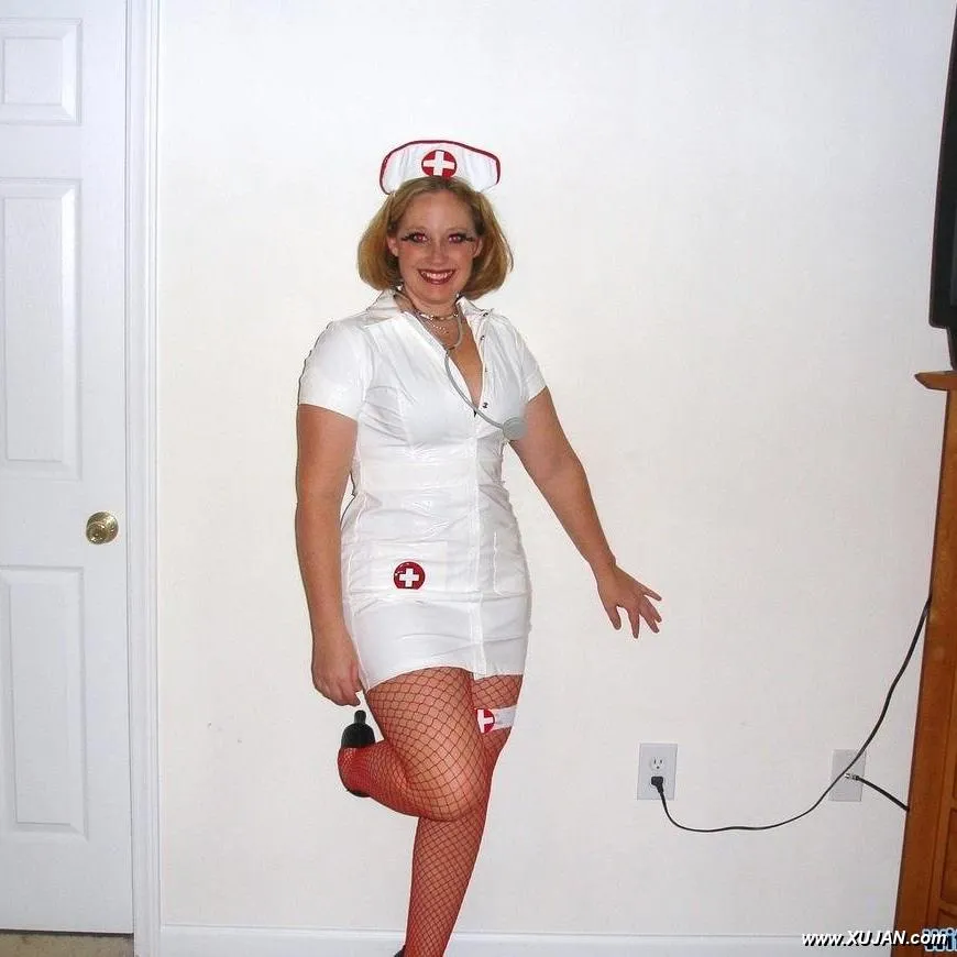Furious blowjobs from a hot MILF wife - Photo #104956