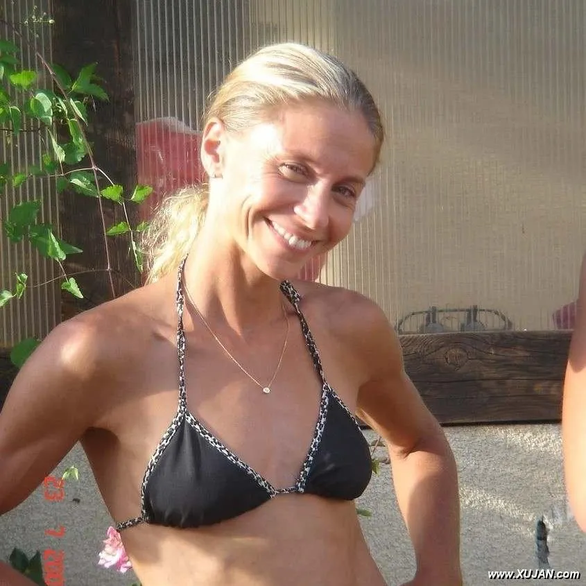 Sex pics from this muscular milf wife - Photo #105407