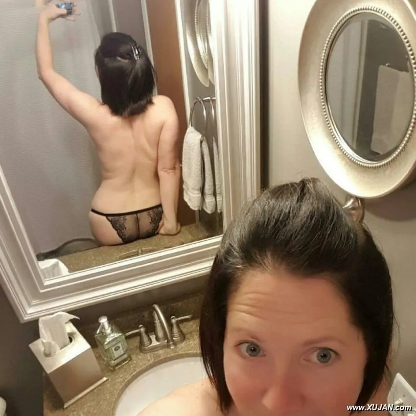 Naked selfies from real mature wives - Photo #108067