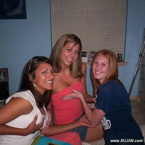Really hot brunettes posing naked - Photo #108186