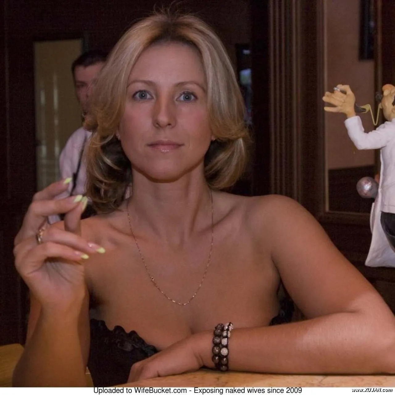 Classy well kept wife in gangbangs - Photo #108474