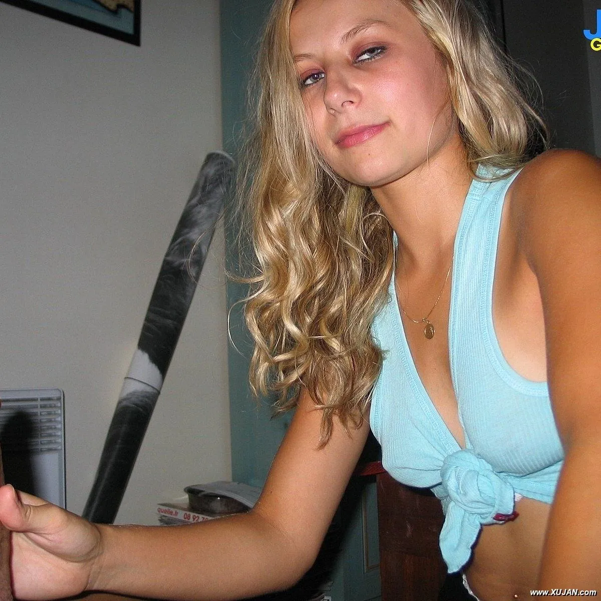 Tit flashing hottie blows her boyfriend - Photo #118835