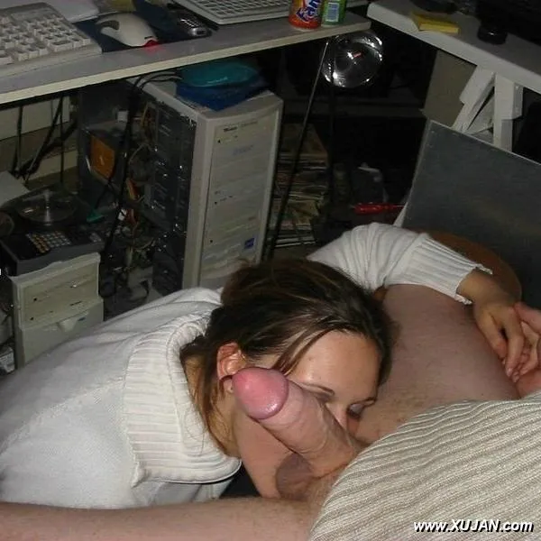Amateur girlfriend getting facialized - Photo #122337