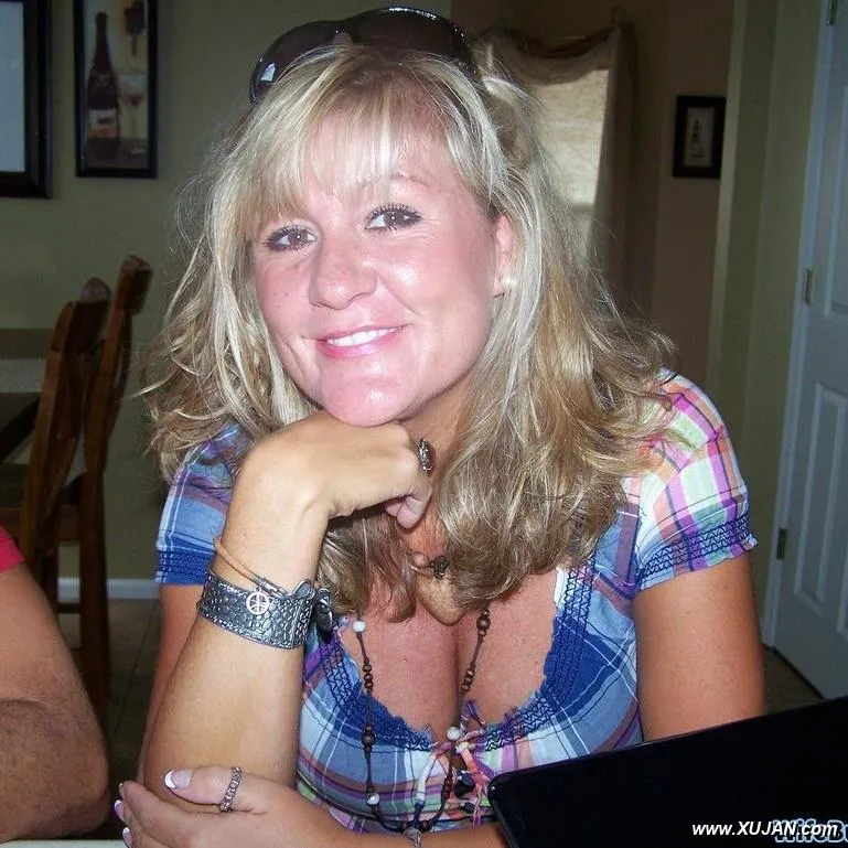 Divorced mom didnt give up on fucking - Photo #125645