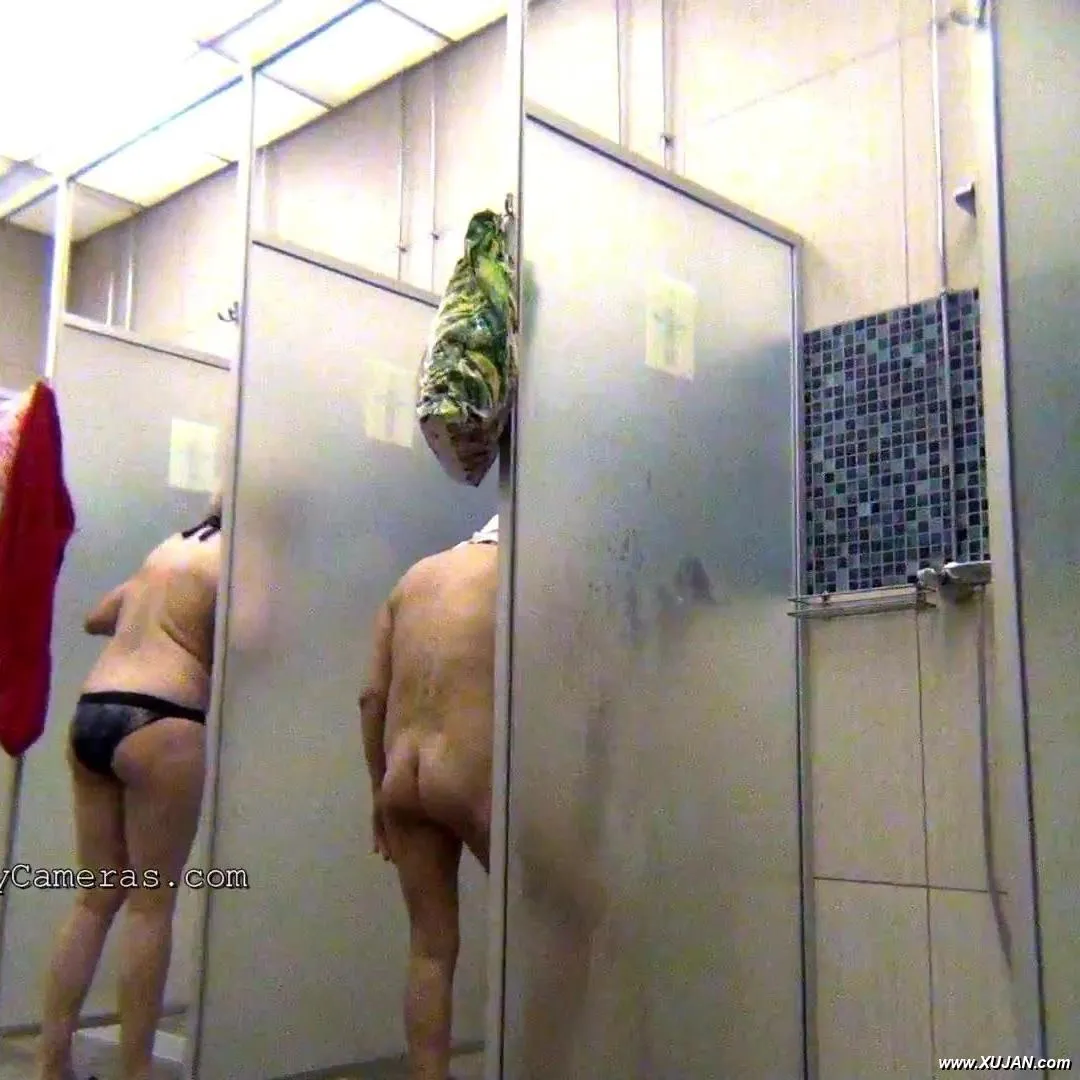 These seethrough shower rooms are definitely the best - Photo #127092
