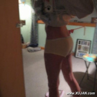 Pictures of very nice girlfriends licking balls
