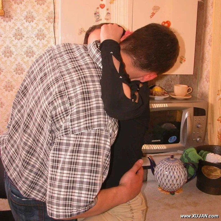 Brutal sex after a small talk in the kitchen - Photo #128487