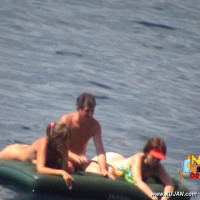 Fine couple filmed while having a wet threesome