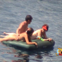 Fine couple filmed while having a wet threesome