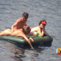 Fine couple filmed while having a wet threesome