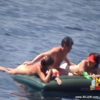 Fine couple filmed while having a wet threesome