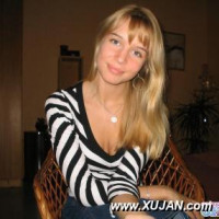 Blonde hottie teases you with her incredible body