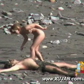 Gorgeous blonde plays with her man in the sand - Photo #130219