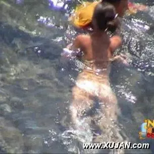 Gorgeous brunette wants to cool off next to her hubby - Photo #131290