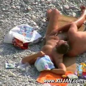 Hot young couple teases each other in public - Photo #131482