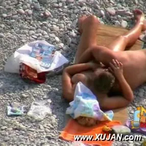 Hot young couple teases each other in public - Photo #131490
