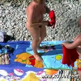Chubby busty Milf looks around for some young prey - Photo #132773