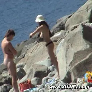 Amazingly hot model takes off her new black bathing suit - Photo #133236