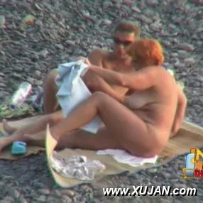 Husband rewards his wife with a big orgasm in public - Photo #134675
