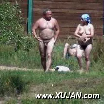 Mature couple looks for a way to feel younger - Photo #135463
